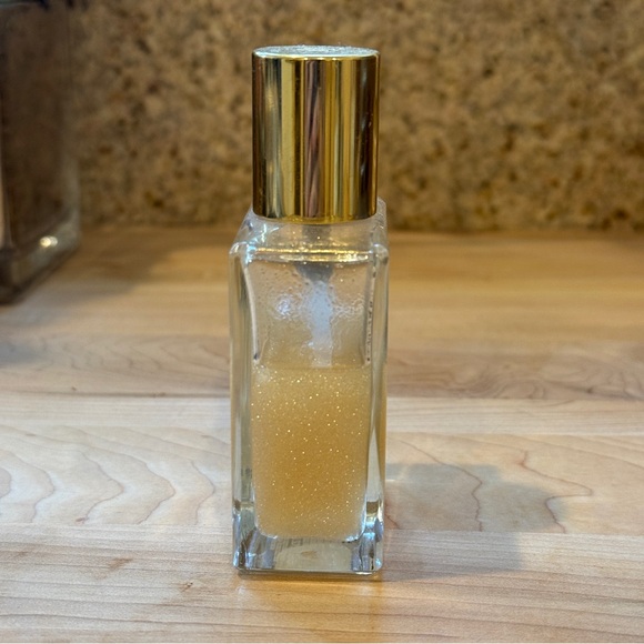 Tom Ford Soleil Blanc Shimmering Body Oil 1.7 - Picture 2 of 3
